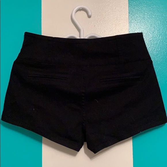 FOREVER 21 • Cotton & Spandex blend • shorts - Picture 3 of 4